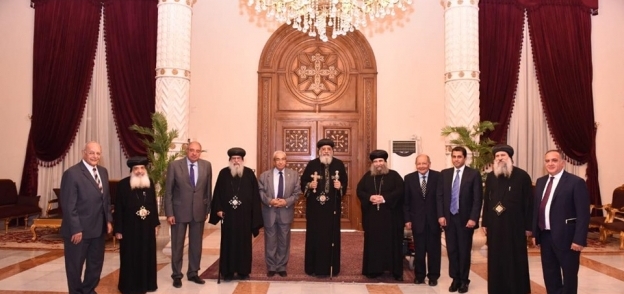 البابا مع أعضاء هيئة الأوقاف القبطية