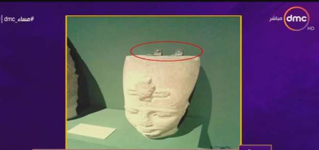 تمثال مثبت بمسمار بمتحف سوهاج