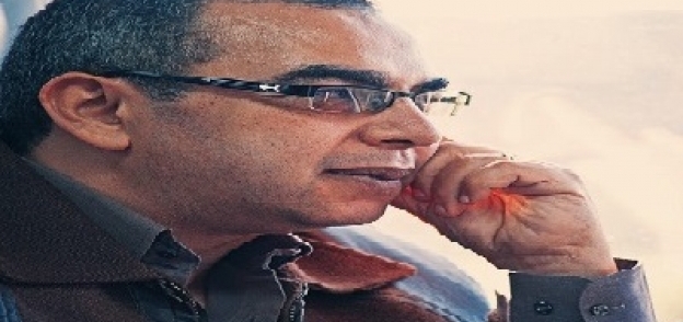 الكاتب الروائي أحمد خالد توفيق