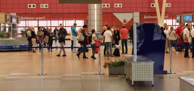 توافد السياح على مطار شرم الشيخ