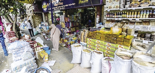 ارتفاع أسعار السلع الغذائية وياميش رمضان أثر على إقبال المواطنين على الشراء