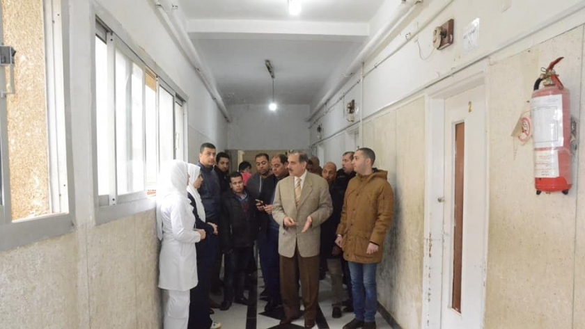 محافظ كفرالشيخ يتفقد مستشفى الحميات بالعاصمة