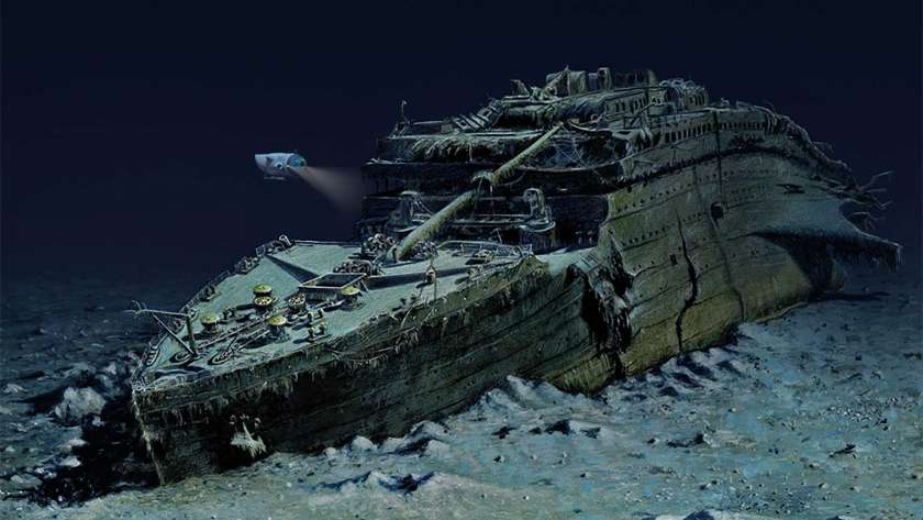 الغواصة المفقود تيتان بجوار السفينة تايتنيك