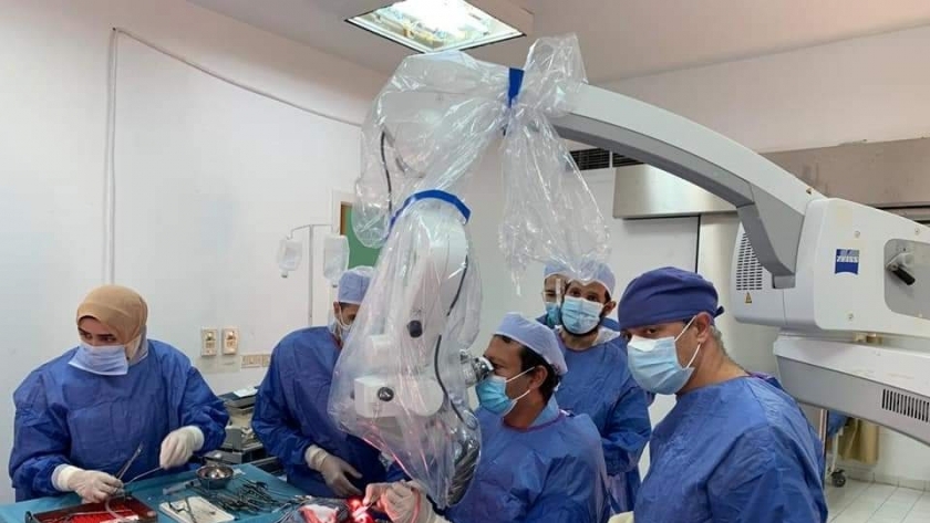 جراحة داخل مستشفي جامعة قناة السويس
