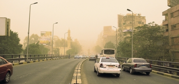 عاصفة ترابية ضربت القاهرة خلال الأيام الماضية