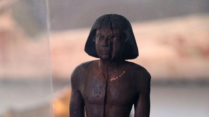 تمثال نادر عثر عليه بكشف بسقارة