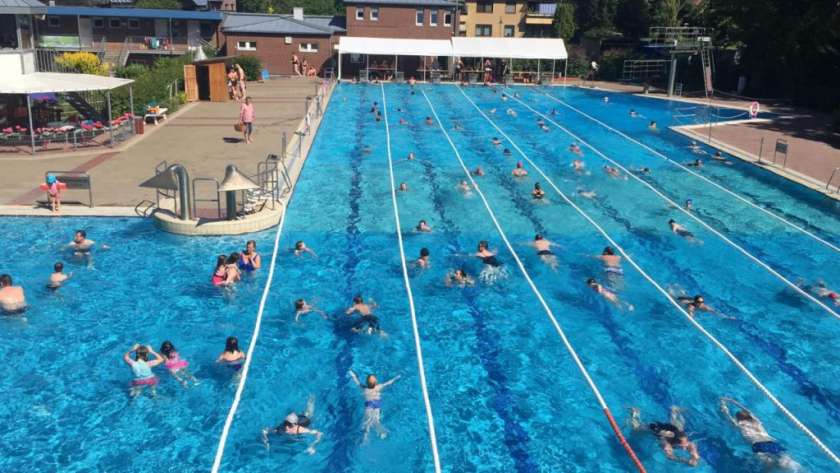 حمامات السباحة تحت مراقبة وزارة الشباب والرياضة