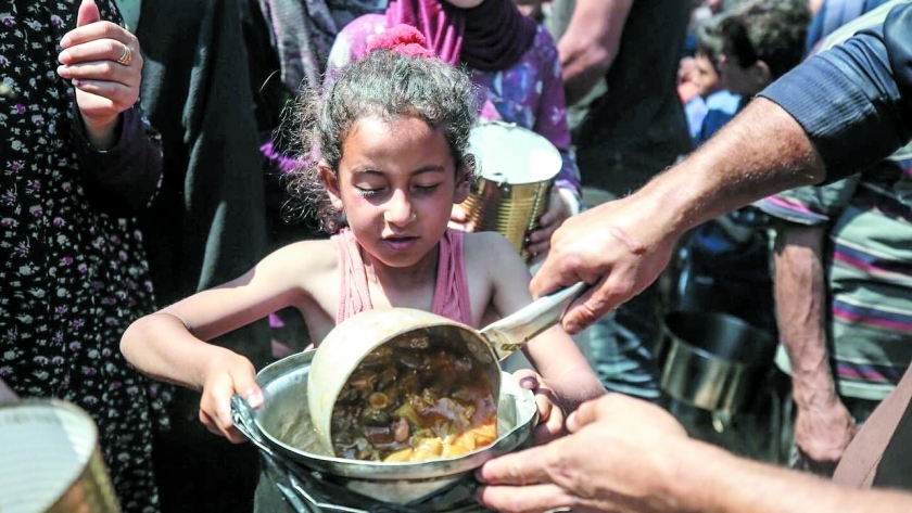 مطبخ يسد رمق النازحين في غزة