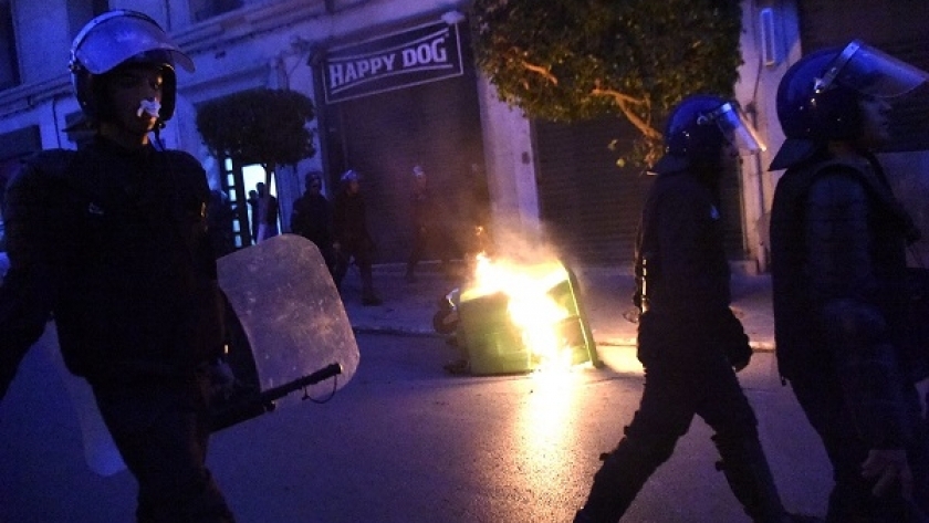 مواجهات بين الشرطة ومتظاهرين معارضين للانتخابات في الجزائر