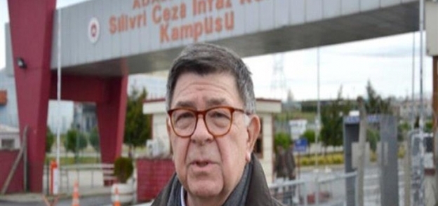 الصحفي التركي شاهين الباي