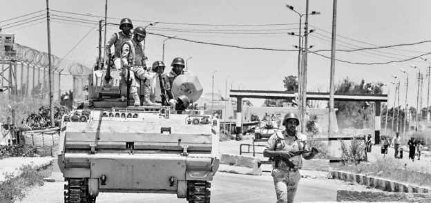 قوات الجيش تواصل عمليات تطهير سيناء من الإرهاب «صورة أرشيفية»
