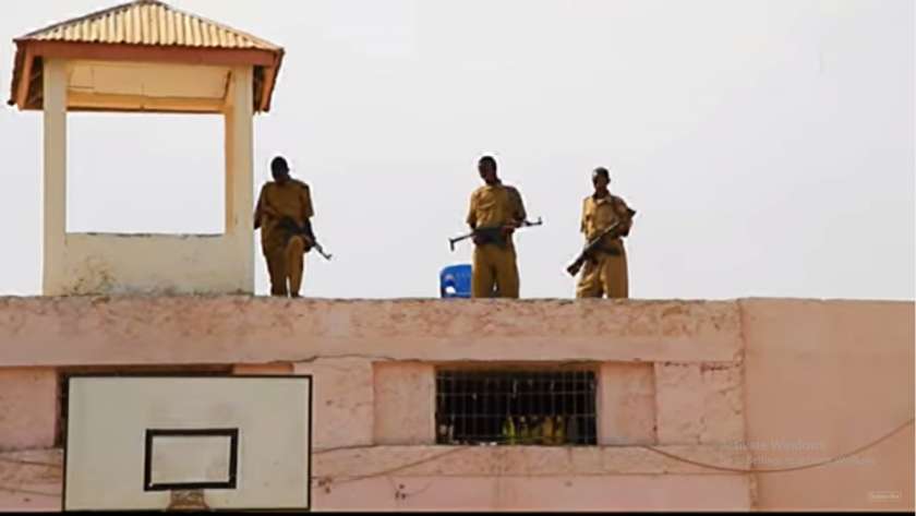 صورة نشرتها وكالة الأنباء الصومالية للسجن الذي تم اقتحامه