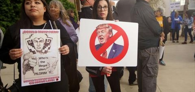 تظاهرات في كاليفورنيا قبل زيارة ترامب