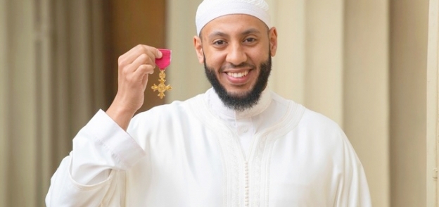 الشيخ محمد محمود يحمل وسام الإمبراطورية البريطانية