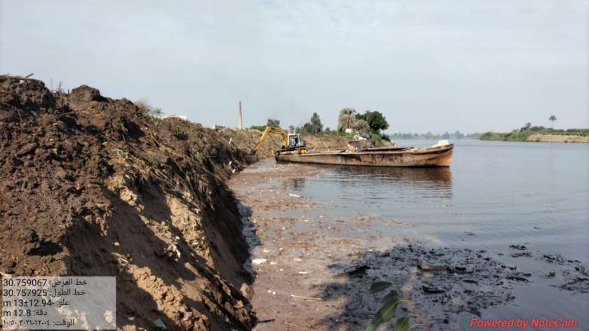 إزالة مخالفات على النيل