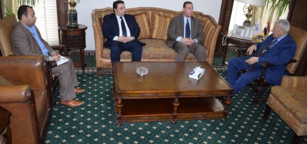 رئيس الأعلي للإعلام يلتقي السفير الفلسطيني بمقر المجلس