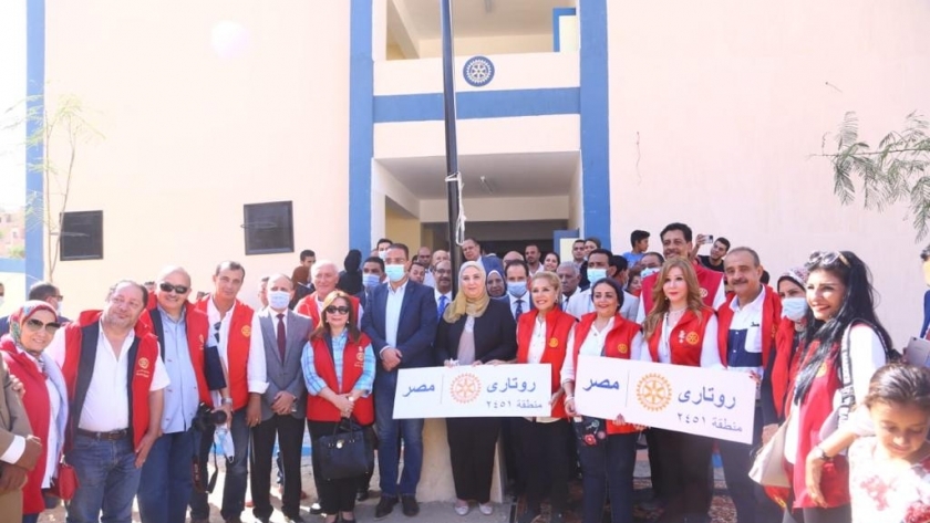 " القباج" تفتتح مدرسة "روتاري مصر الرسمية للغات" بالفيوم