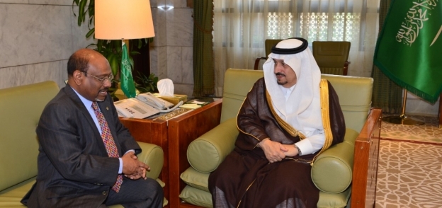 أمير منطقة الرياض يستقبل سفير المالديف
