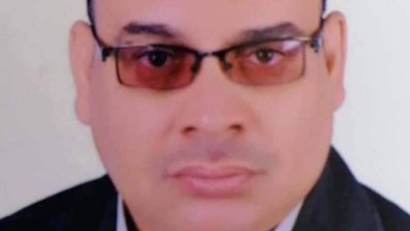الدكتور كارم محمود رئيس قسم الباطنه بمستشفي الأقصر الدولي