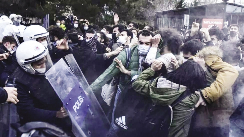 احتجاجات إسطنبول شهدت مواجهات بين الشرطة والطلاب