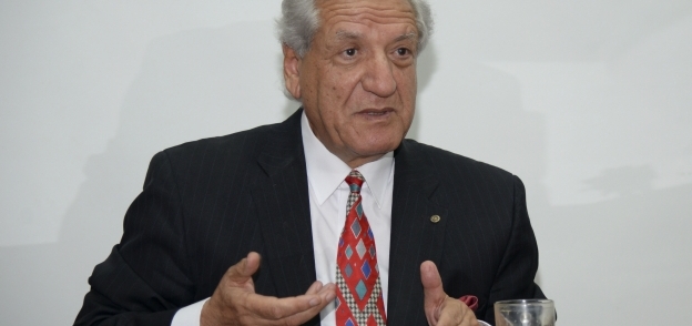 الدكتور فخري الفقي أستاذ الاقتصاد الدولي