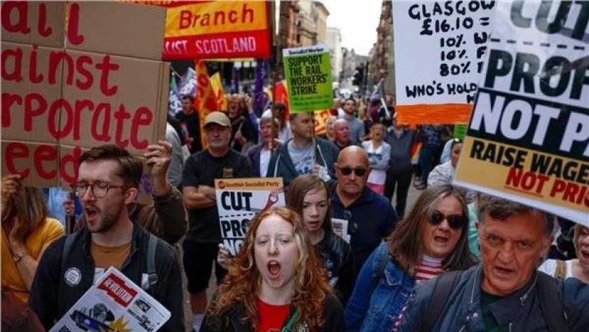 إضرابات عمالية في بريطانيا