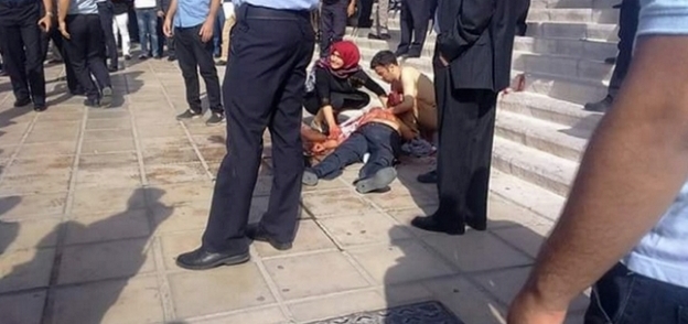 جثمان الكاتب الأردني ناهض حتر أمام القصر العدلي في عمان