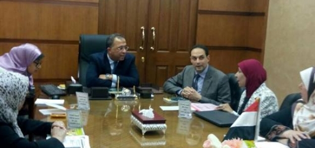 اجتماع العربي خلال زيارته للتنظيم والإدارة