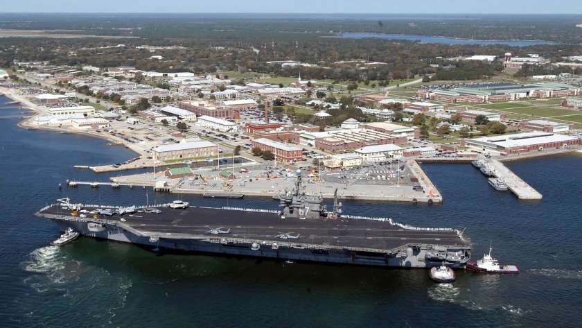 قاعدة "بنساكولا" الجوية البحرية بولاية فلوريدا الأمريكية