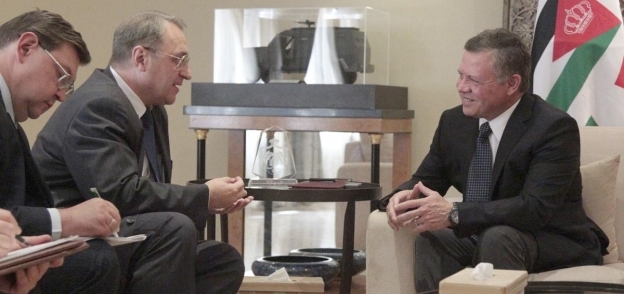 العاهل الأردني الملك عبدالله الثاني أثناء مباحثاته مع نائب وزير الخارجية الروسي