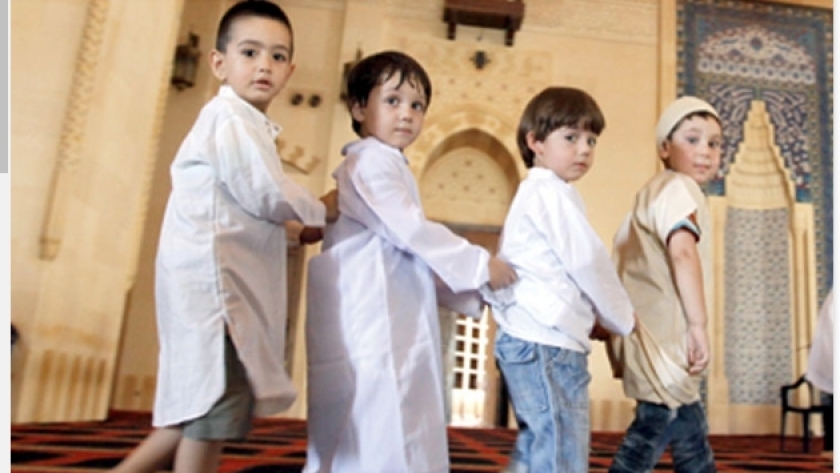 صلاة الأطفال بالمسجد