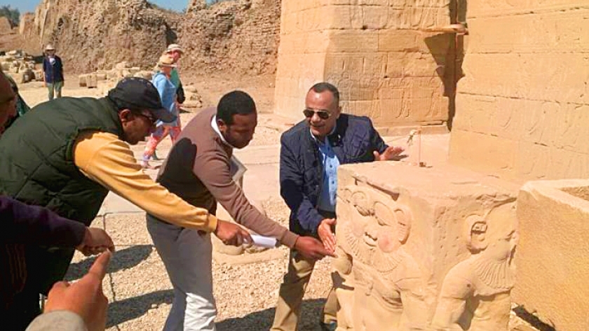 الأمين العام للمجلس الأعلى للآثار الدكتور مصطفى وزيري يتفقد معبد دندرة