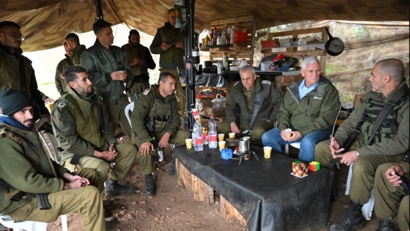 زيارة مايك بنس لجنود إسرائيليين على الحدود الشمالية مع لبنان