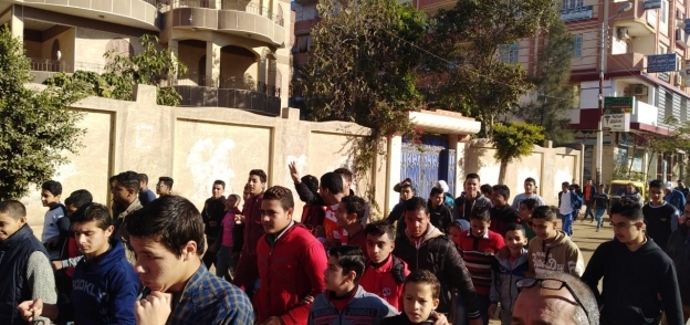الرياضة اسلوب حياه"مهرجانا للمشى بمشاركة ١٣٠شابا وفتاة فى كفر الشيخ