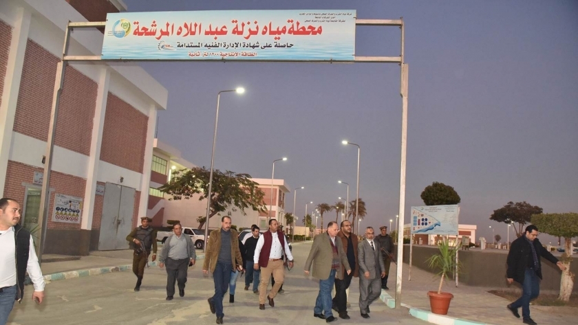 محافظ أسيوط يتفقد محطة مياه نزلة عبد اللاه ومركز السلامة والصحة المهنية والمعمل المركزي