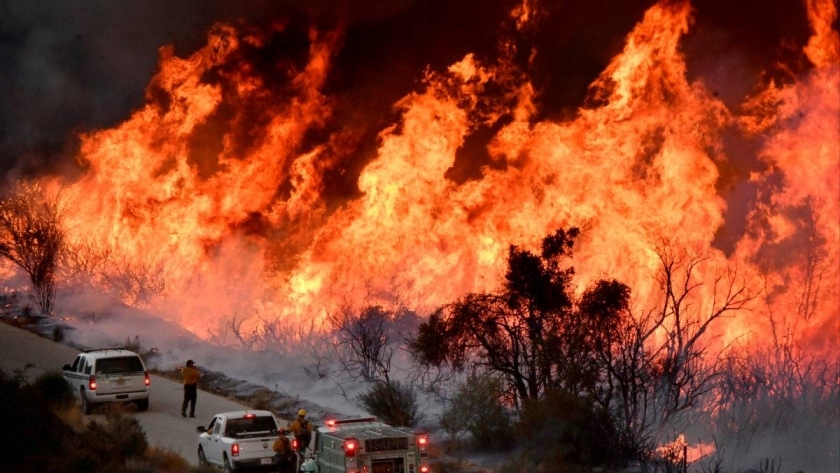 إجلاء نحو 240 ألف شخص من كاليفورنيا بسبب الحرائق