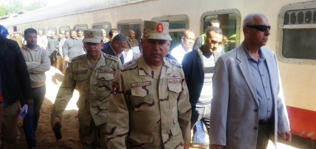 "الوزير" خلال زيارته للمحطة