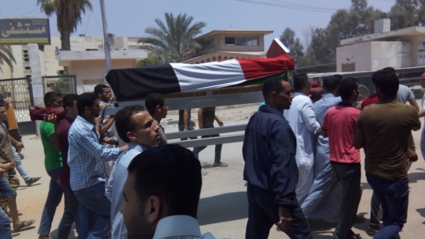 تشييع جثمان "محمد العباسي" أول من رفع العلم المصري على خط بارليف