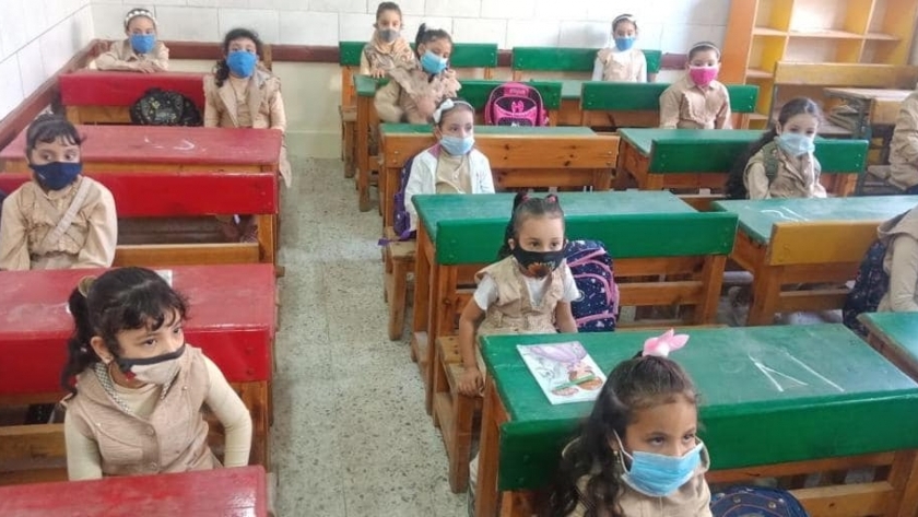 أطفال كفر الشيخ في أول أيام دراسي