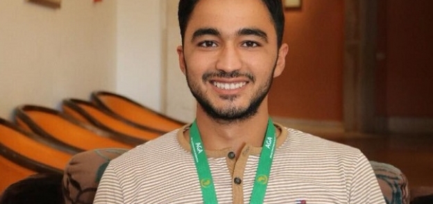 التونسي احمد زيز المشارك بملتقي الشباب العربي الأفريقي