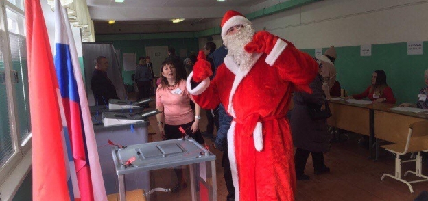 بابا نويل في إحدى اللجان الروسية