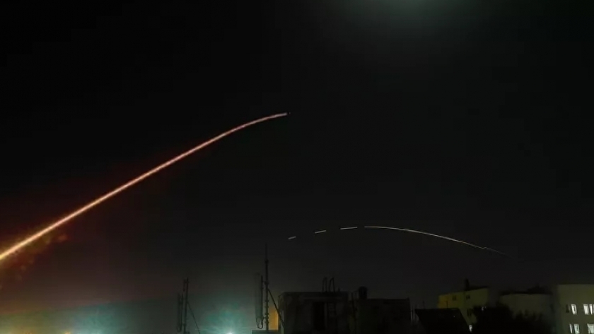 الدفاع الجوي السوري يتصدى لهجوم للإحتلال الإسرائيلي