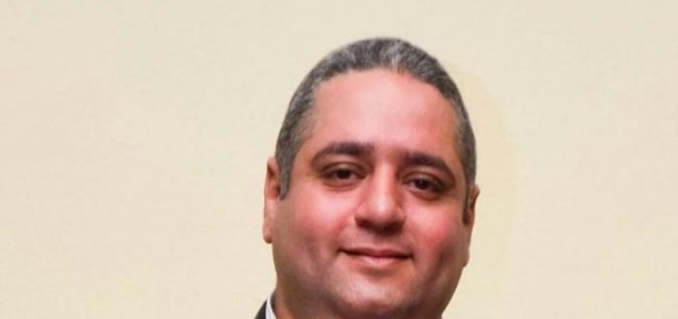 الدكتور محمد عصمت - رئيس لجنة التصنيع الدوائي