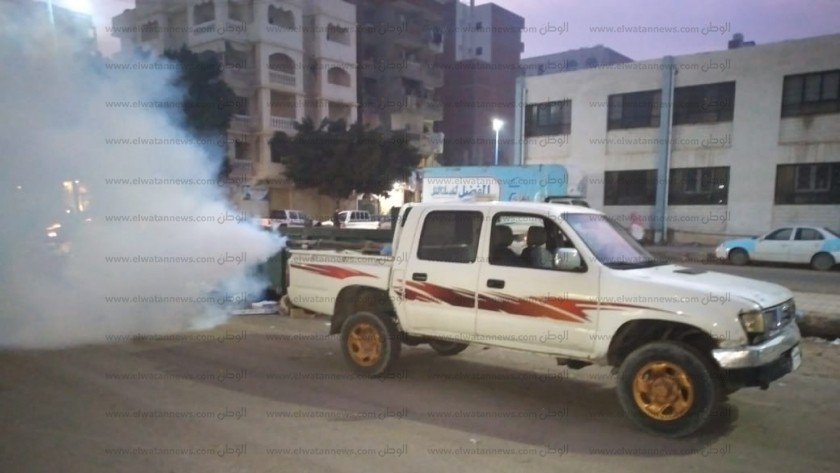 رش مبيدات لمواجهة الحشرات بمدينة مرسى مطروح