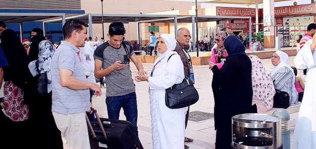 تأخر سفر عدد من رحلات حجاج البر لرفض السفارة السعودية منح السائقين تأشيرات