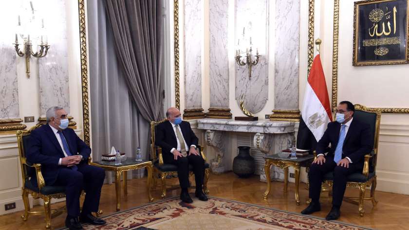 رئيس الوزراء يلتقي وزير خارجية العراق لبحث تعزيز التعاون
