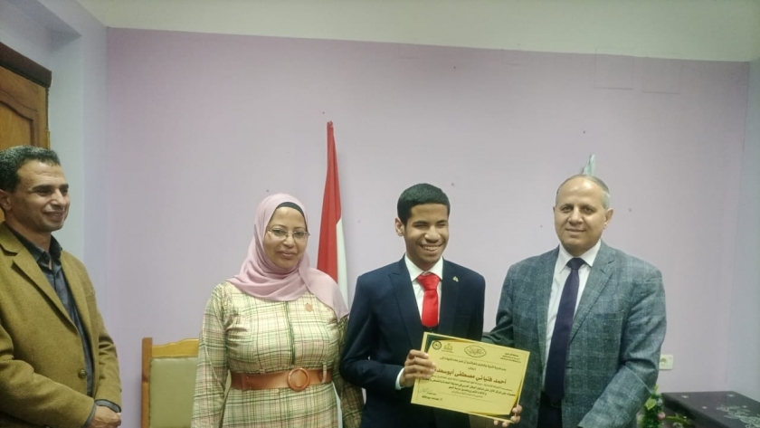 تكريم الطلاب الفائزين بتعليم كفر الشيخ