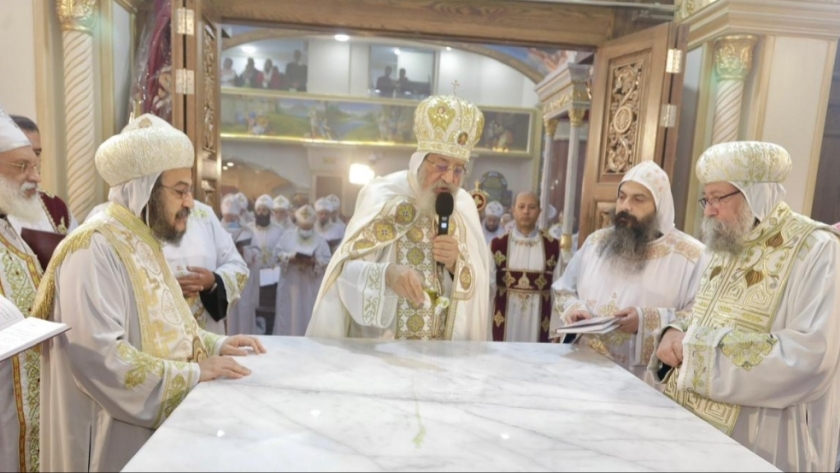 البابا تواضروس يدشن مذبح كنيسة العذراء بالجواهر في الإسكندرية