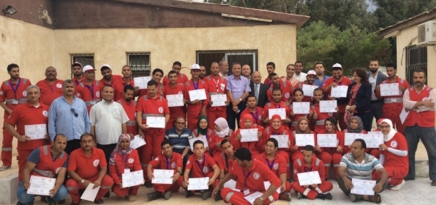 بالصور| "الهلال الأحمر" ينفذ تجربة عملية للتعامل مع الكوارث الطبيعية في جنوب سيناء