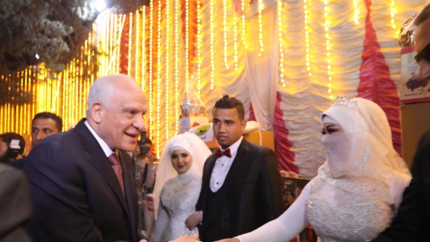 خلال الحفل التي نظمتة الجيزة  لزفاف جماعى لــ30 عروسة يتيمة من أبناء المحافظة